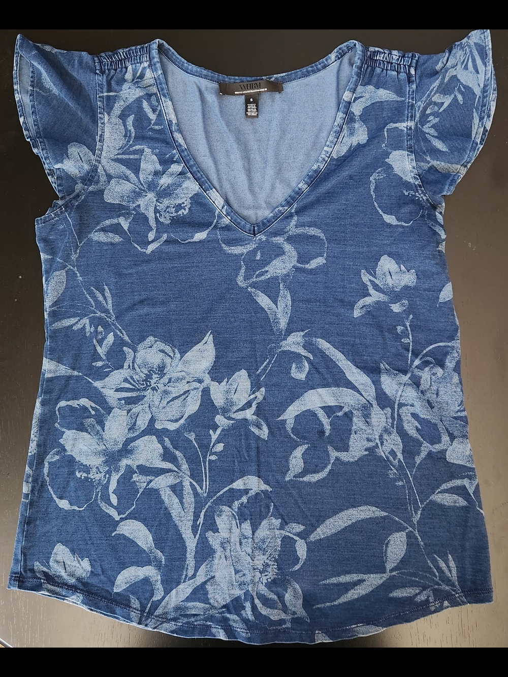 White House Black Market Blue Floral V-Neck Short Sleeve Top